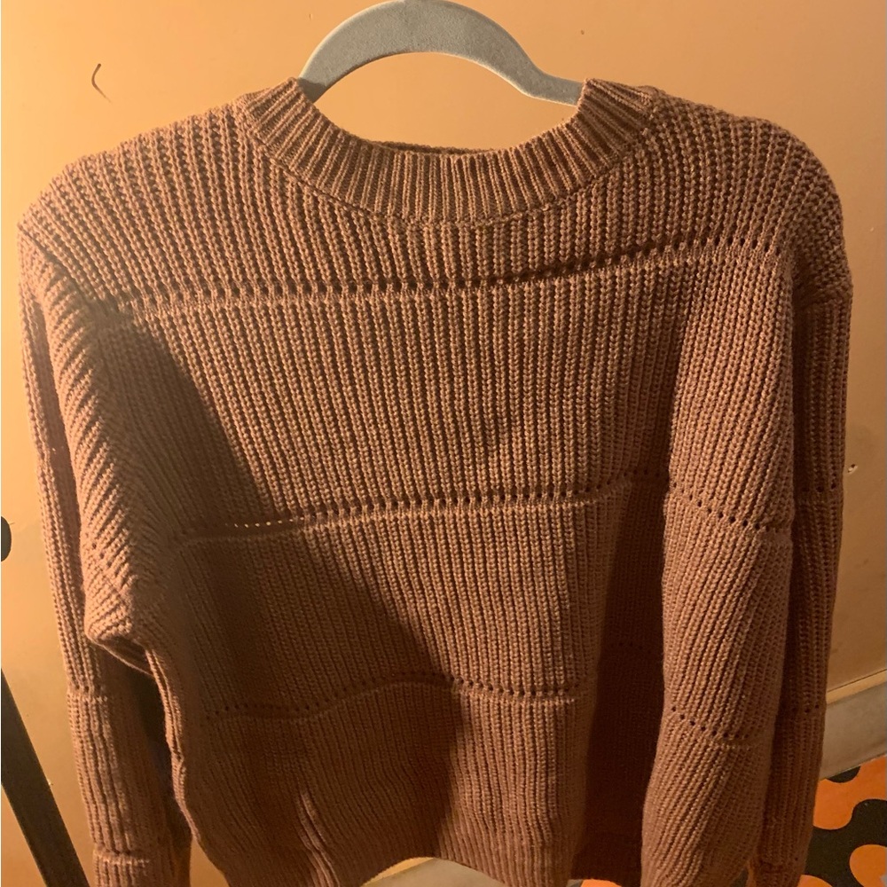 Womenswear sweater, good quality and really good fit for spring